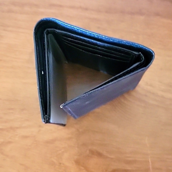 Tommy Hilfiger tri-fold wallet - Picture 3 of 4